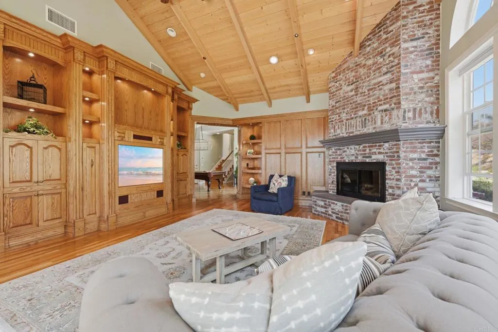 https://cdn.realtyfeed.com/cdn/127/306757971/968dcd4fc9f1d6c17835abace34b7b6a.webp