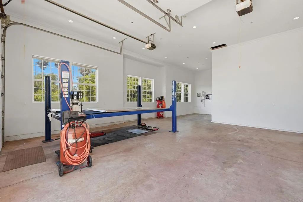 https://cdn.realtyfeed.com/cdn/127/306757971/efc68ecc3f7bdc0f250f7e00703be3aa.webp