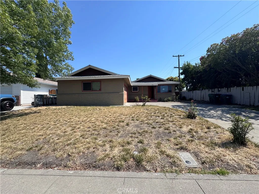 842 W Los Felis, Stockton, CA 95210 - Photo 2 of 24, Stockton, CA