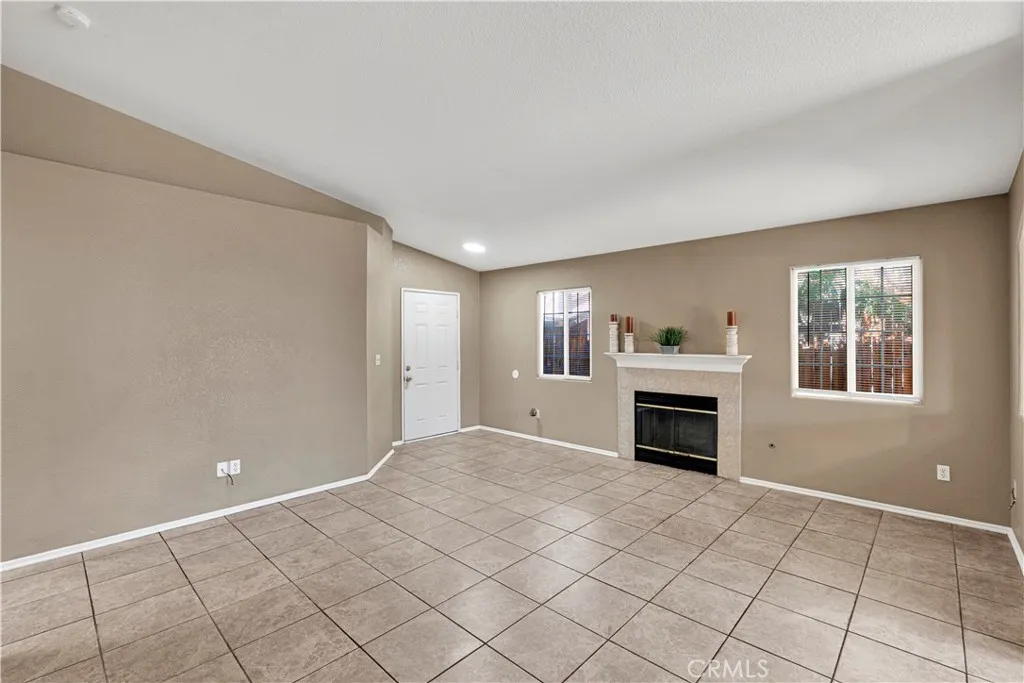 16998 Lido Circle, Victorville, CA 92395 - Photo 4 of 19, Victorville, CA