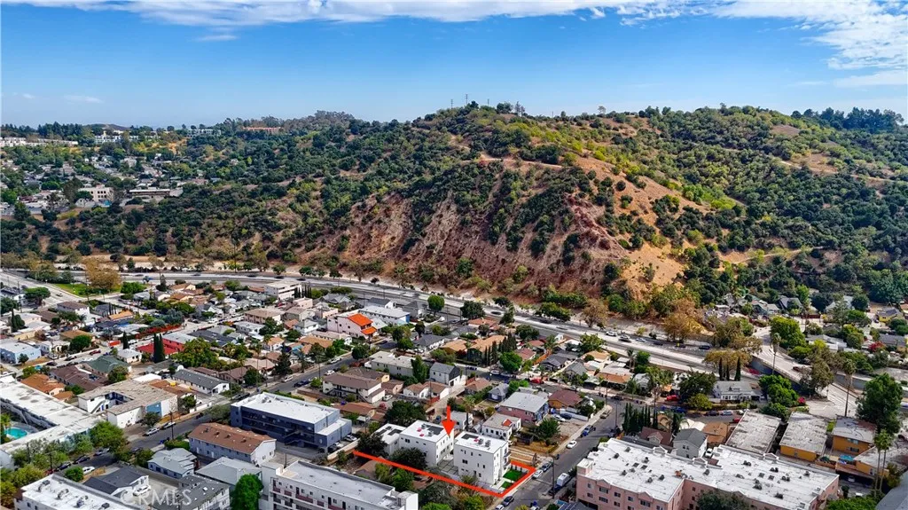 Los Angeles, CA 90042