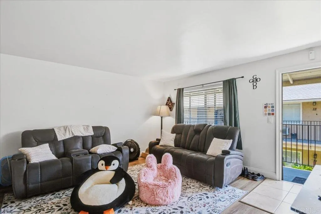 https://cdn.realtyfeed.com/cdn/127/306758102/42eb29756665ddffd10ad7bf3ccac5a5.webp