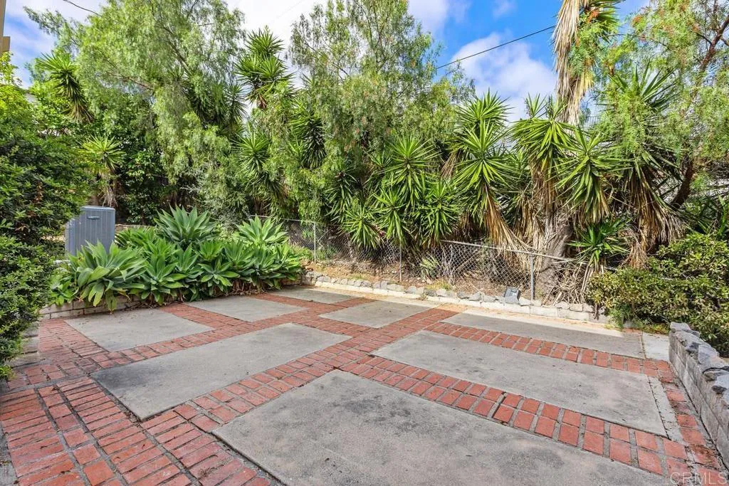 https://cdn.realtyfeed.com/cdn/127/306758118/2624b6ce61cdaca0dde13f9085ddc09e.webp