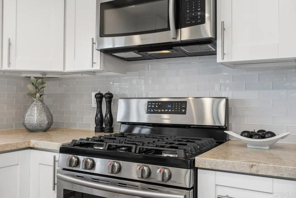 https://cdn.realtyfeed.com/cdn/127/306758118/e9af0e22b9cc054615207bb031bc4697.webp