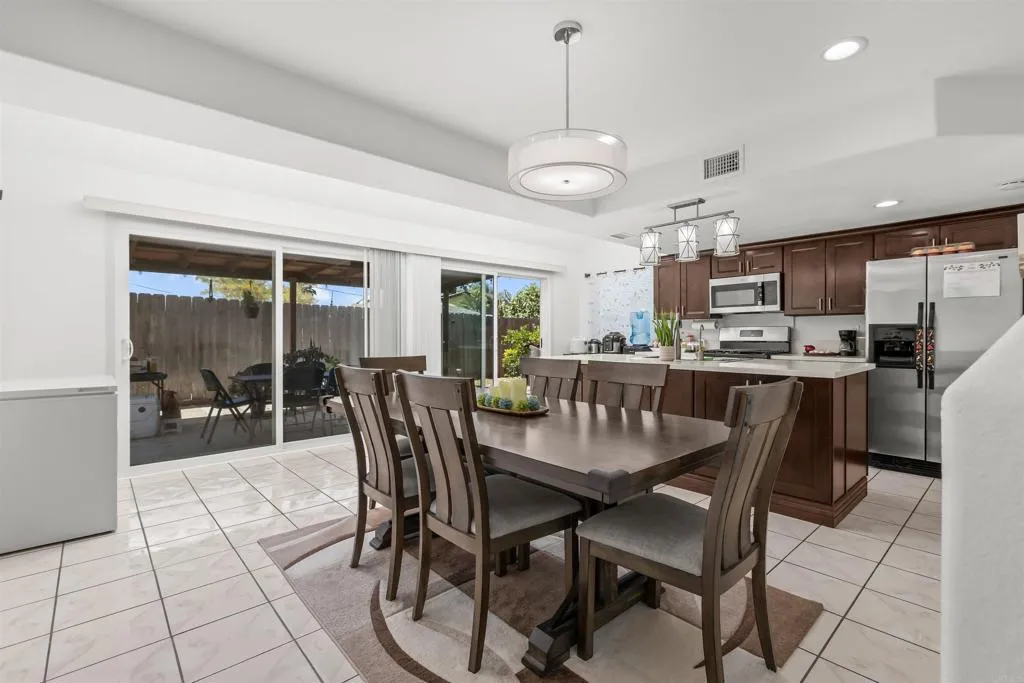 https://cdn.realtyfeed.com/cdn/127/306758170/17cf921be3412d0f0118f9c6fdb260cf.webp
