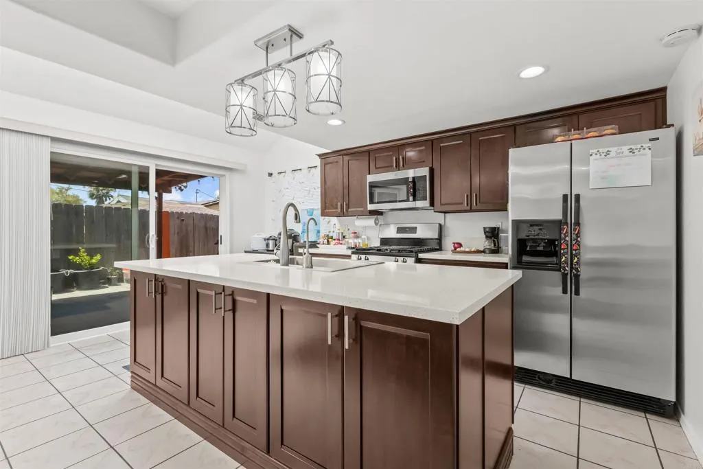 https://cdn.realtyfeed.com/cdn/127/306758170/23a9a490f6b1cc82f8b2f344c5a8999f.webp