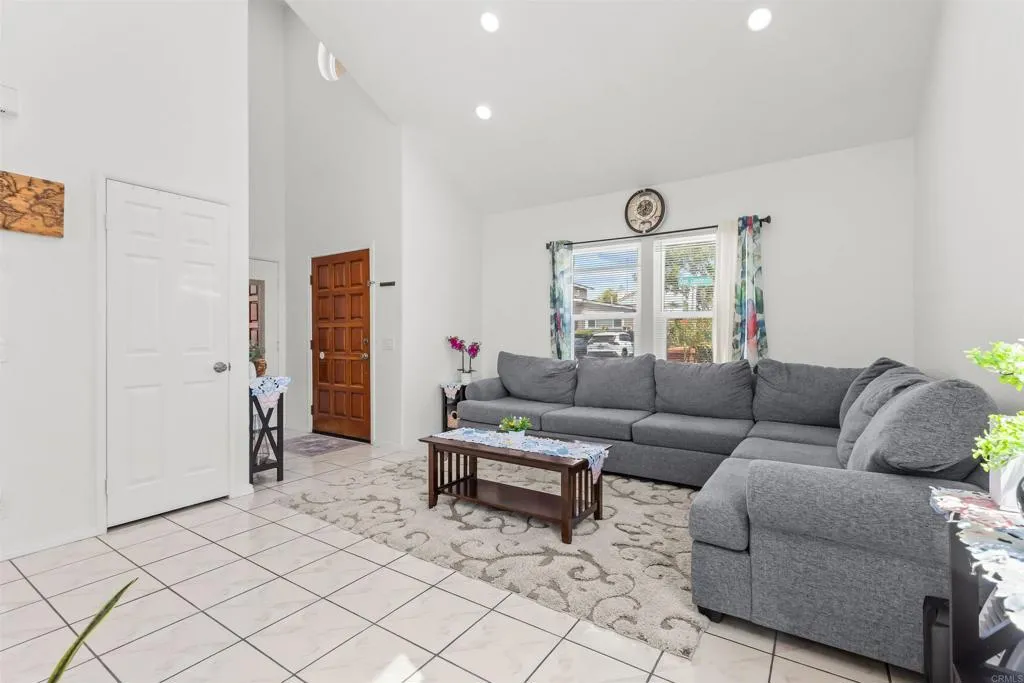 https://cdn.realtyfeed.com/cdn/127/306758170/27b81593da0c7c9647a120bbba3d3b4f.webp