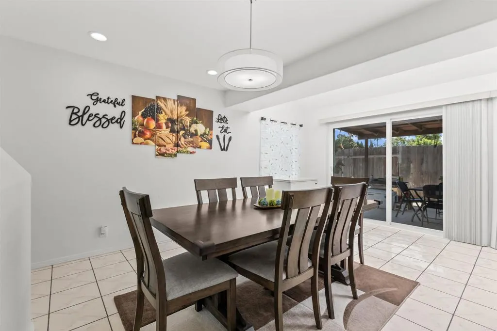 https://cdn.realtyfeed.com/cdn/127/306758170/37f6b7bab0a98f99617f2476f3b4325b.webp