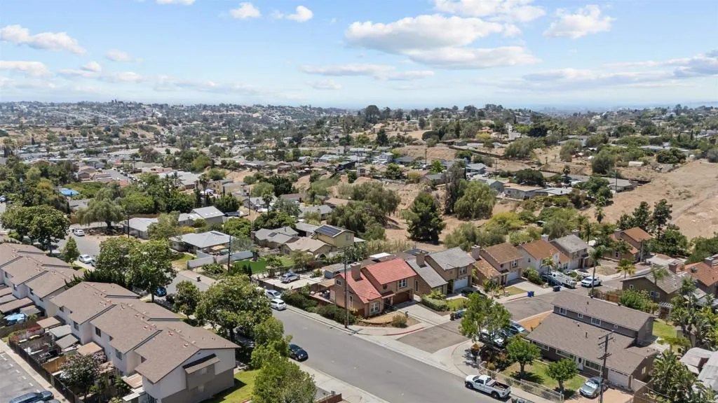 https://cdn.realtyfeed.com/cdn/127/306758170/4950294fc0344dfa64731d0221c75423.webp