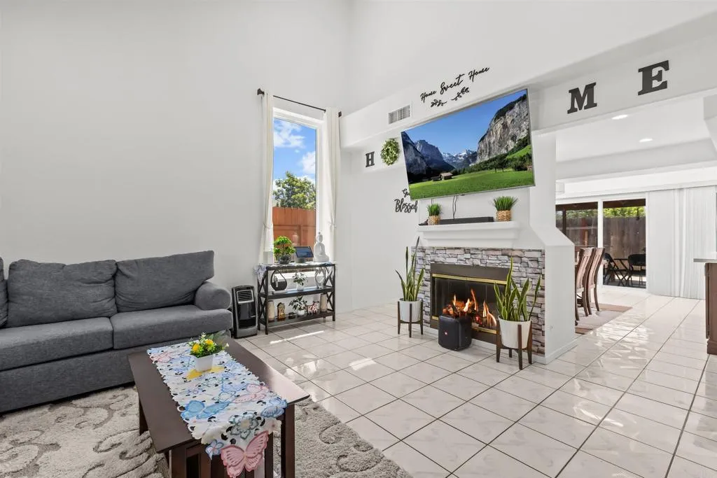 https://cdn.realtyfeed.com/cdn/127/306758170/519765513bbb71afe8d7b12d4bce99f1.webp