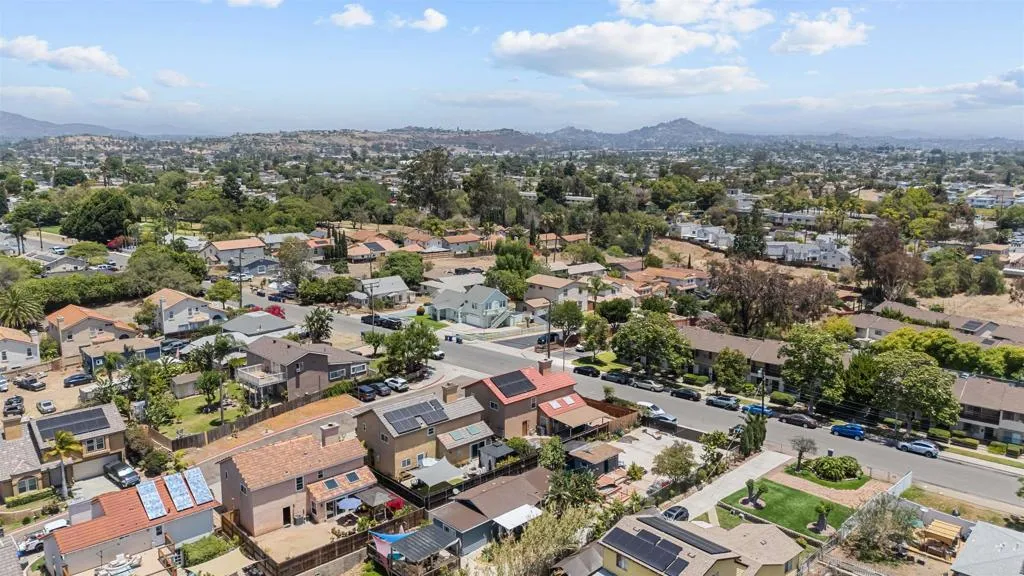 https://cdn.realtyfeed.com/cdn/127/306758170/85bd7df5dd82b50b7553492624c45f37.webp