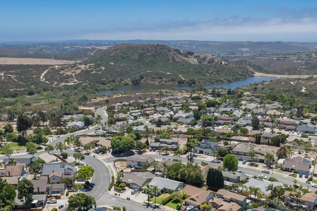 https://cdn.realtyfeed.com/cdn/127/306758227/8284a9d9776aa45683a0c69820f02a10.webp