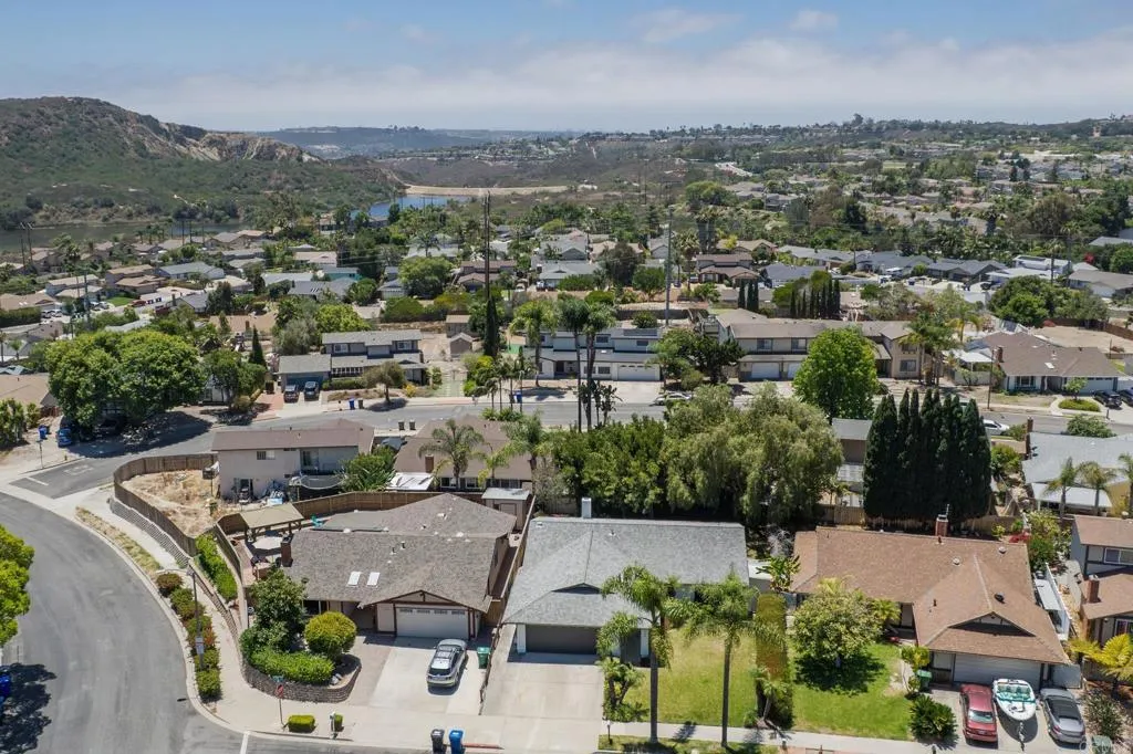 https://cdn.realtyfeed.com/cdn/127/306758227/86b43734ccf968ea546364af4f425fa4.webp