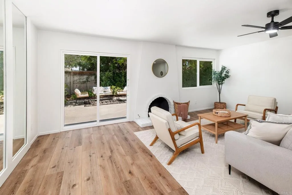 https://cdn.realtyfeed.com/cdn/127/306758227/8eb4f9c901adf9b58a25bc1605a1a9db.webp