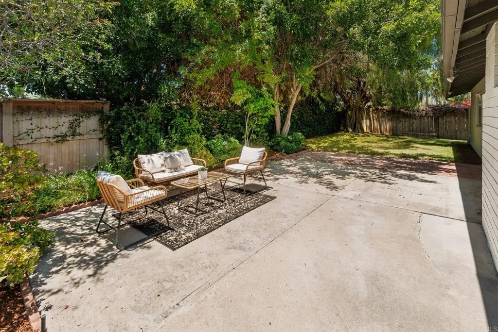 https://cdn.realtyfeed.com/cdn/127/306758227/ae1a90bfe193bc3a31c07ec2cc15831e.webp