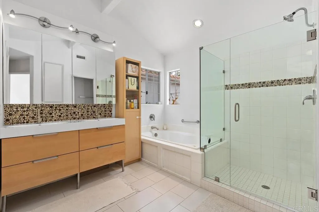 https://cdn.realtyfeed.com/cdn/127/306758233/549a3dc56322abe3cd39467e294a031f.webp
