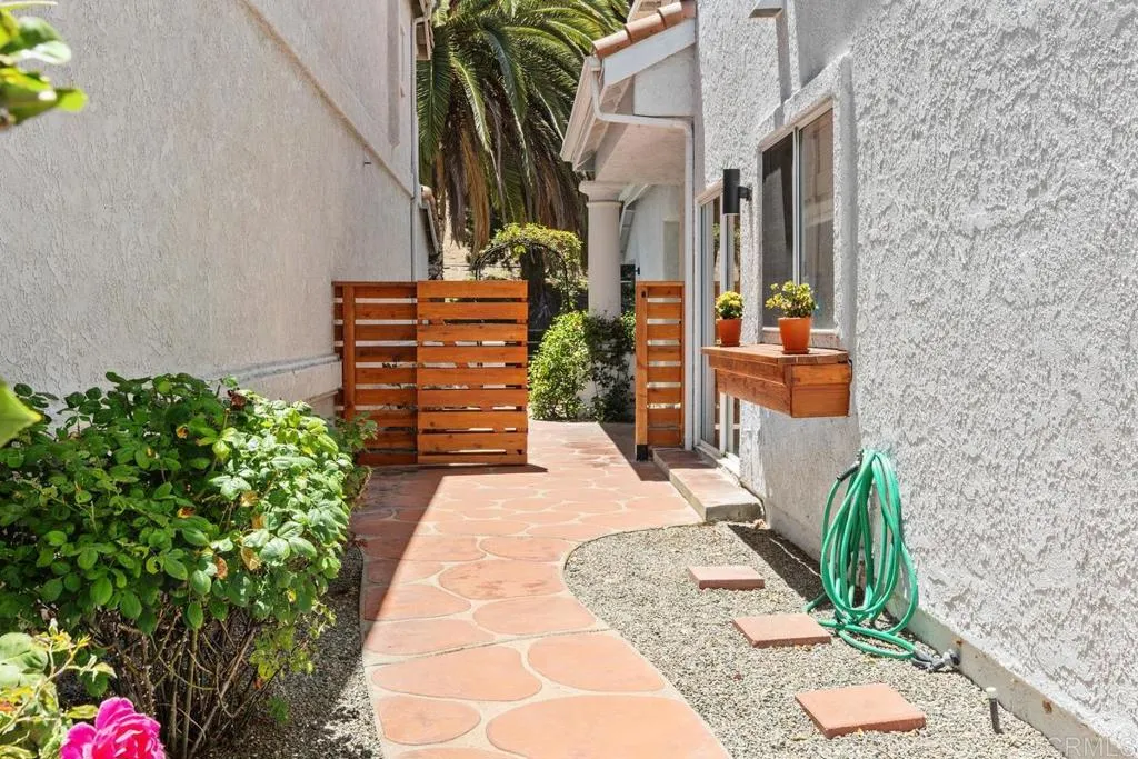 https://cdn.realtyfeed.com/cdn/127/306758233/847110aa64ac30b405d954f0d0cacea2.webp