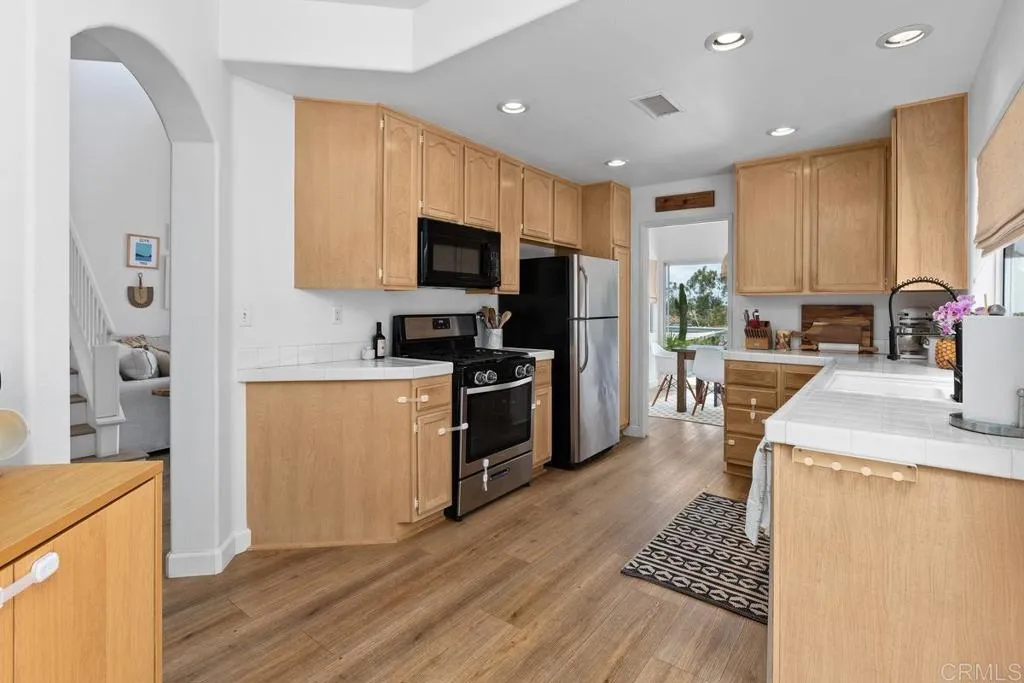 https://cdn.realtyfeed.com/cdn/127/306758233/9ca2d5d48a0872e2ef9e7a466eadfb08.webp