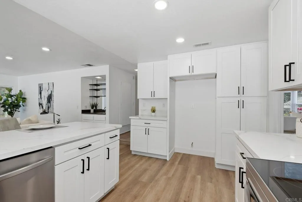 https://cdn.realtyfeed.com/cdn/127/306758235/dffbdc0fe576cd95a5eb50045c1cb37a.webp