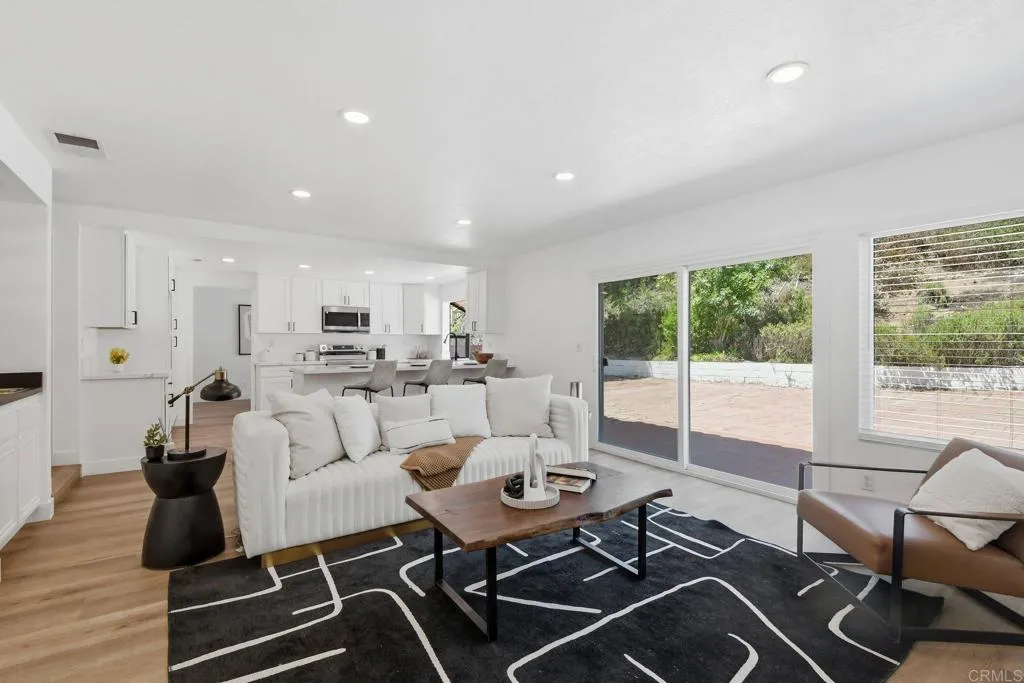 https://cdn.realtyfeed.com/cdn/127/306758235/ec14f703ccac7b649577837cdb919fe7.webp