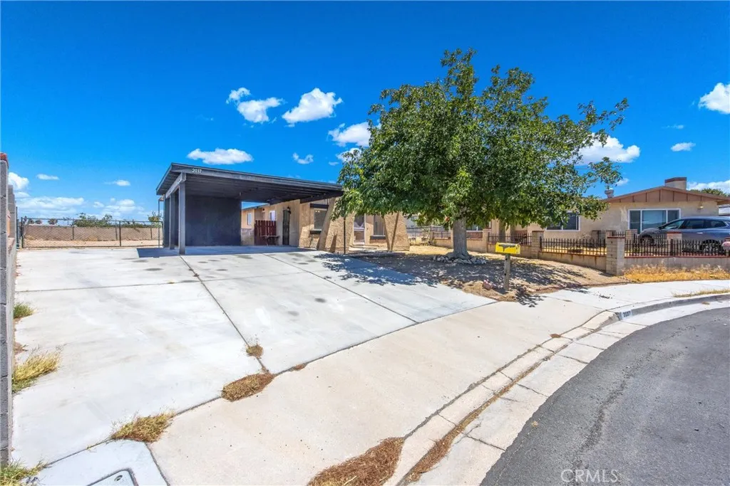2037 Sequoia, Barstow, CA 92311 - Photo 4 of 51, Barstow, CA