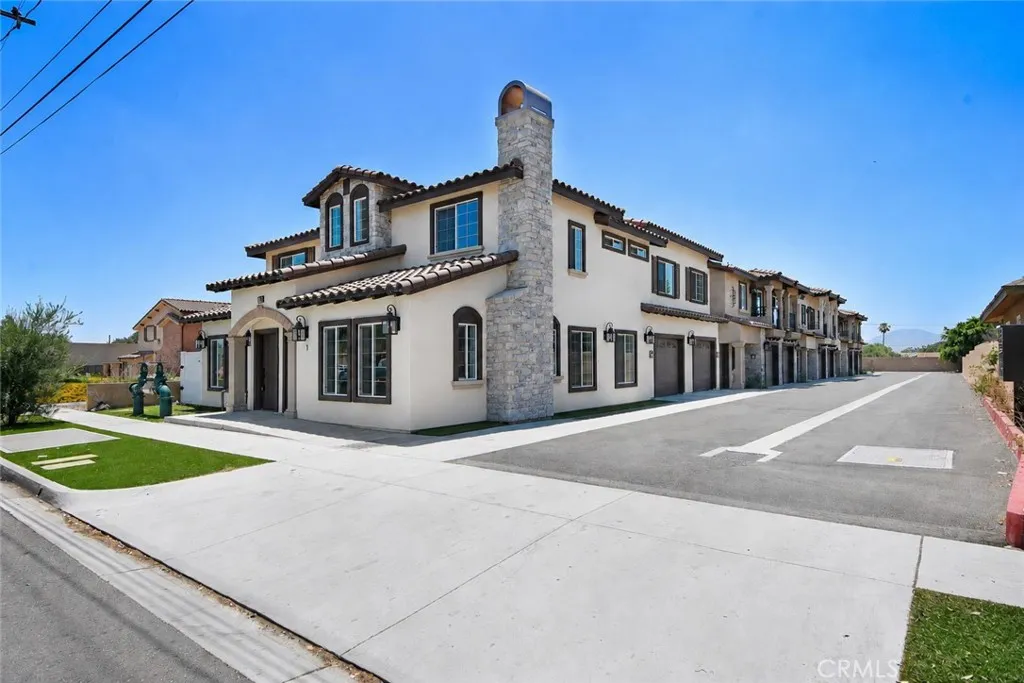 Fontana, CA 92335