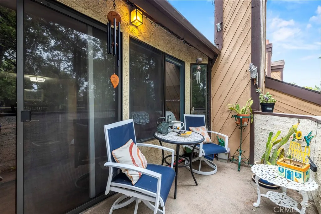24835 Apple Street Unit F, Newhall, CA 91321 - Photo 5 of 39, Newhall, CA