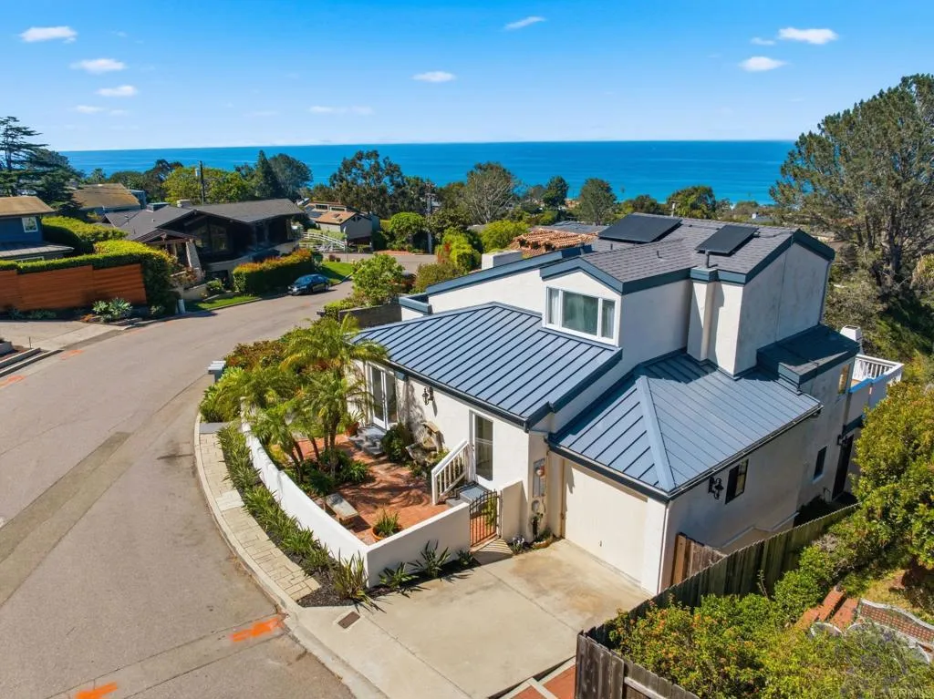 https://cdn.realtyfeed.com/cdn/127/306758438/f69808a2a7bfd87453339f2cca29136c.webp
