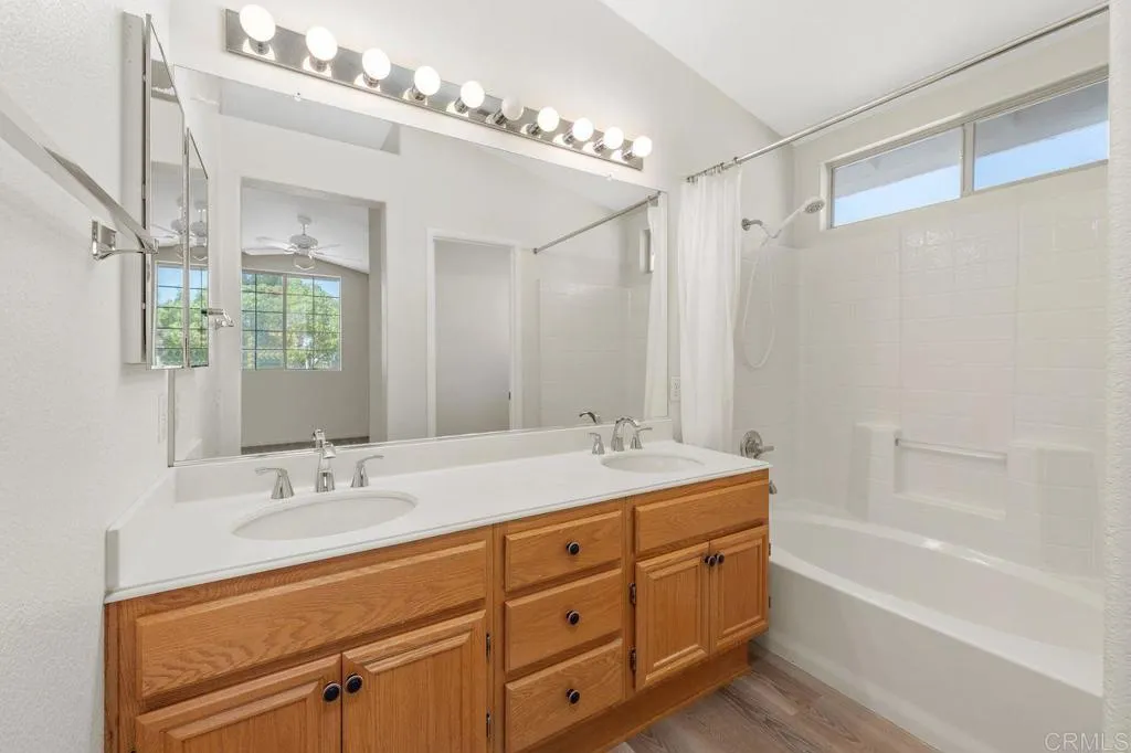 https://cdn.realtyfeed.com/cdn/127/306758451/c360f3d0add2dd6d8466046efa437a13.webp