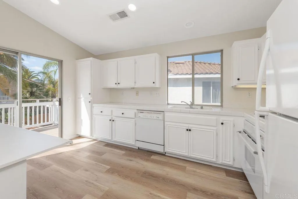https://cdn.realtyfeed.com/cdn/127/306758451/e341b61df759b8f615db62edc0a5d7b8.webp
