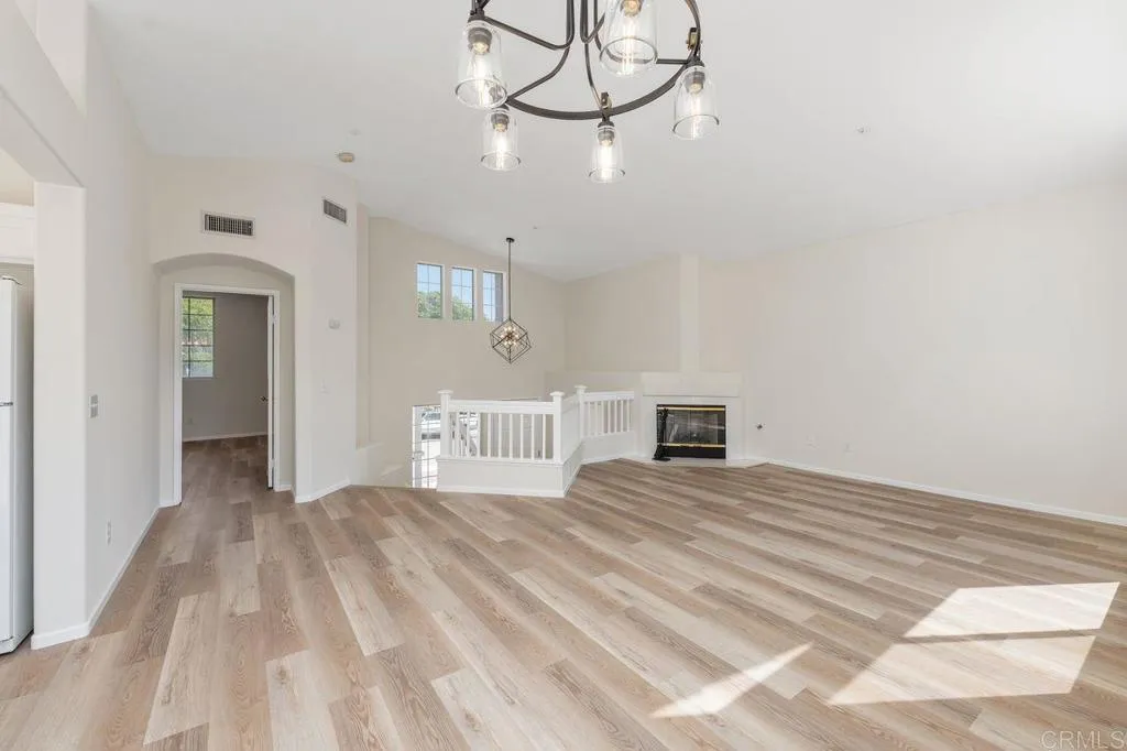 https://cdn.realtyfeed.com/cdn/127/306758451/f2521225053f73f0bce6d64d793a6156.webp