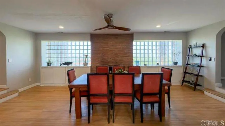 https://cdn.realtyfeed.com/cdn/127/306758461/2ea767c047793790a8702e821bc903be.webp