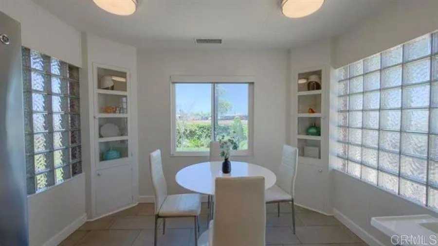 215 N Vulcan Avenue, Encinitas, CA 92024 - Photo 5 of 29, Encinitas, CA