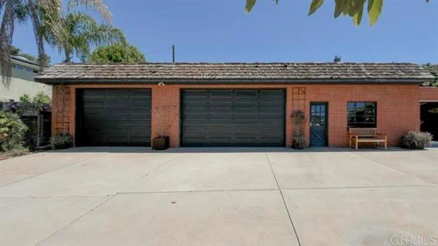 https://cdn.realtyfeed.com/cdn/127/306758461/cc97f28b59754445cd744dbfdfa0963c.webp