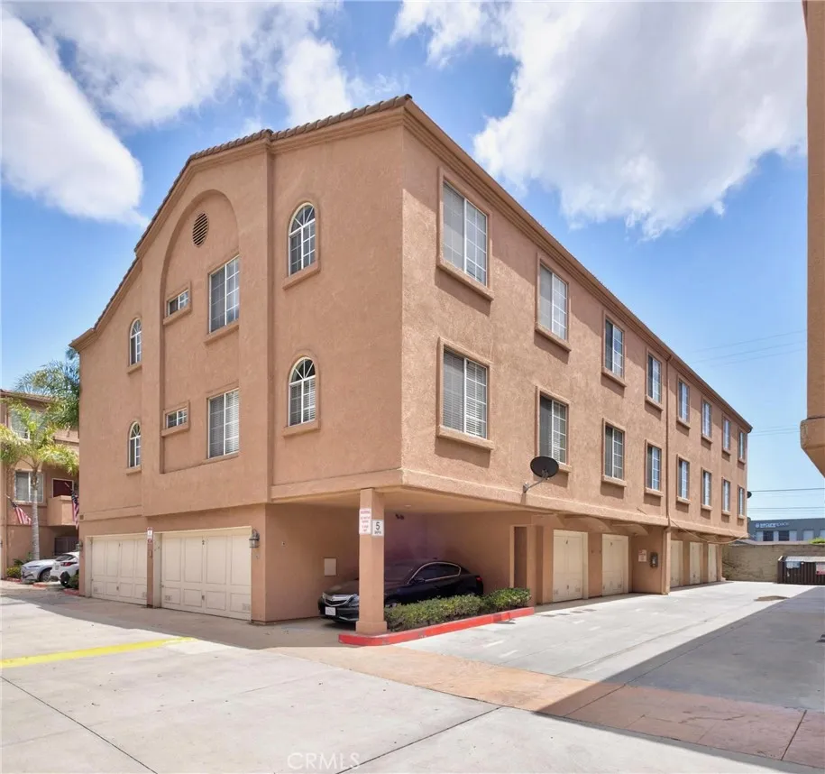 21846 S Vermont Ave Unit 3, Torrance, CA 90502 - Photo 2 of 23, Torrance, CA