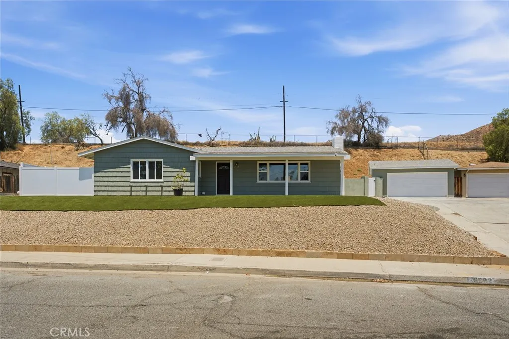 3682 Mt Vernon, Riverside, CA 92507 - Main photo, Riverside, CA