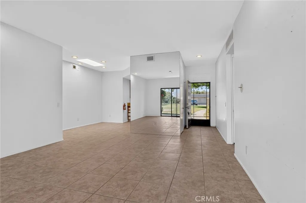 28862 Isleta Court, Cathedral City, CA 92234 - Photo 5 of 21, Cathedral City, CA
