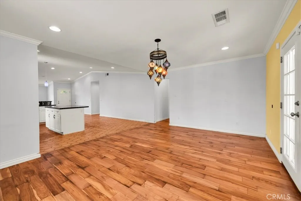 https://cdn.realtyfeed.com/cdn/127/306758583/152fcb2729fb59bd62757a3f9b58630e.webp