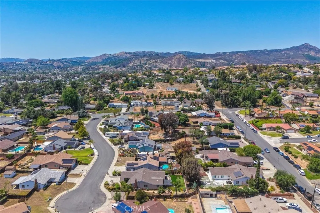 https://cdn.realtyfeed.com/cdn/127/306758583/3b569973fb392a8a35fd303baffff831.webp