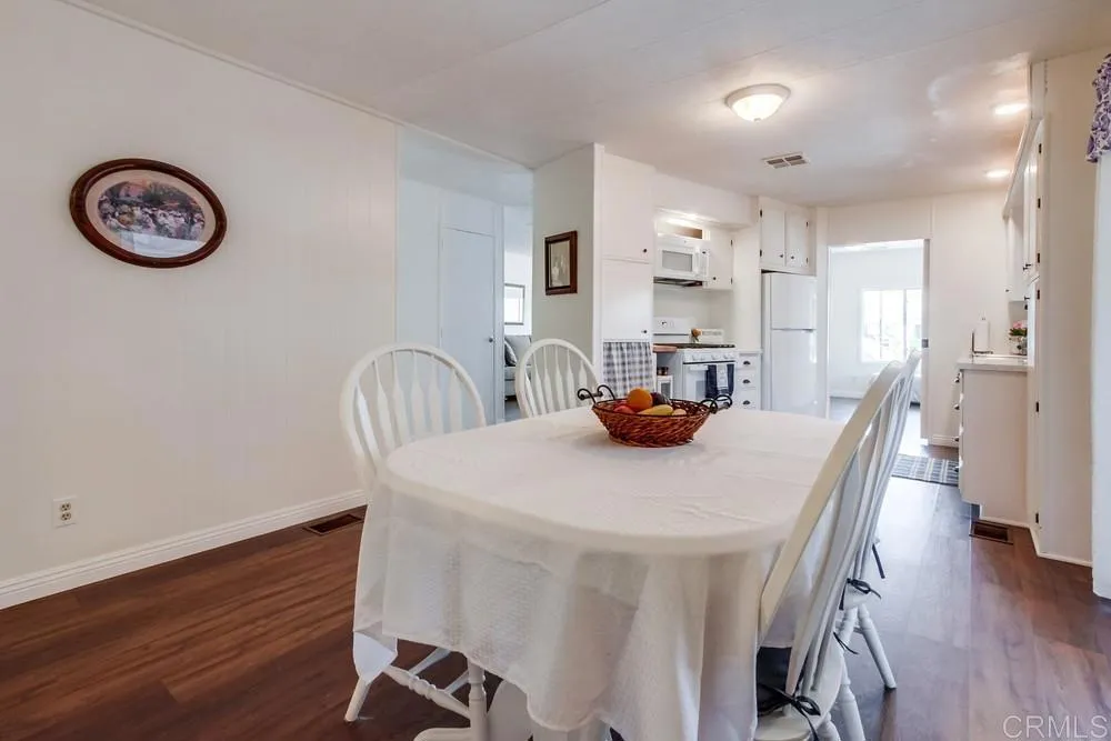 https://cdn.realtyfeed.com/cdn/127/306758602/30928d8ebf57da6d64c08288dee6174e.webp