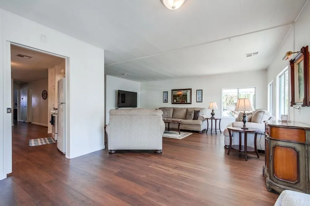https://cdn.realtyfeed.com/cdn/127/306758602/6fa03629e58b30ac89381741e9ebad0c.webp