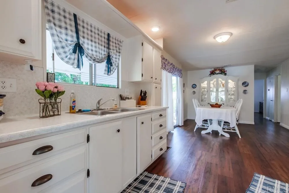 https://cdn.realtyfeed.com/cdn/127/306758602/a5a260e2d5c8a2916d5ed223f039dbf3.webp