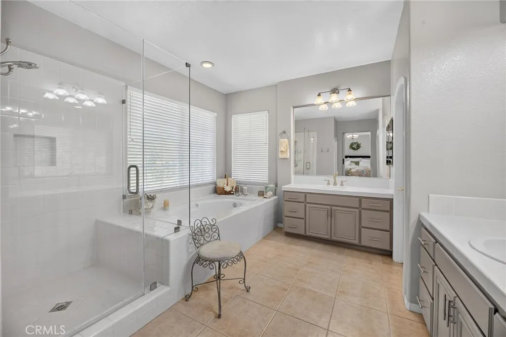 https://cdn.realtyfeed.com/cdn/127/306758708/e0bd68087a8787d35d99294b6e0c6175.webp
