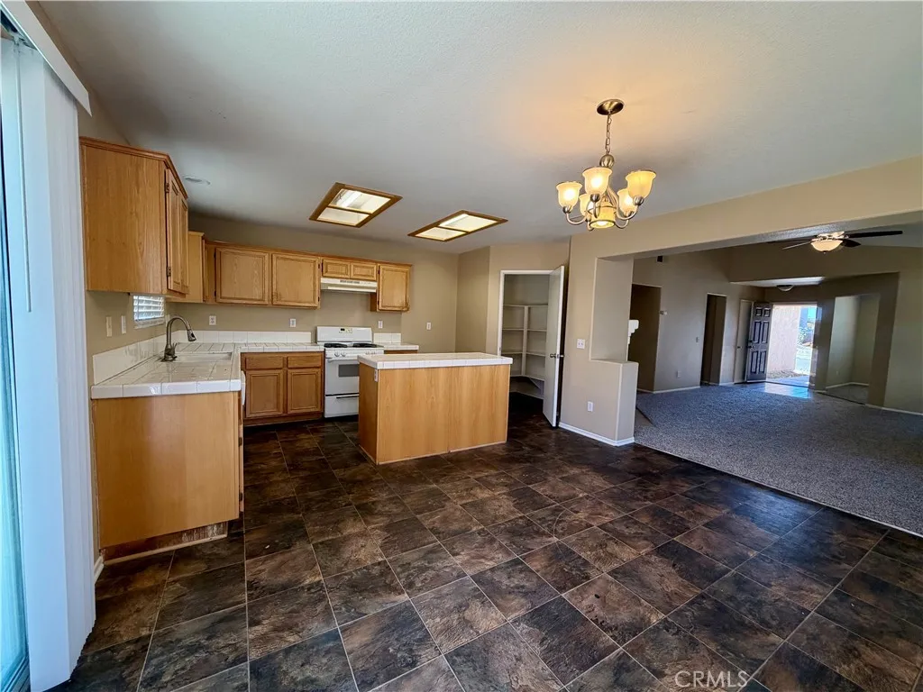 13579 Winewood, Victorville, CA 92392 - Photo 2 of 15, Victorville, CA