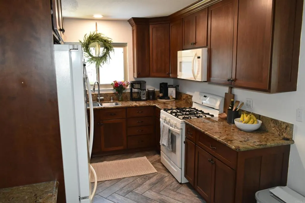 https://cdn.realtyfeed.com/cdn/127/306758771/2bf99151905347dfece163b33290abfa.webp