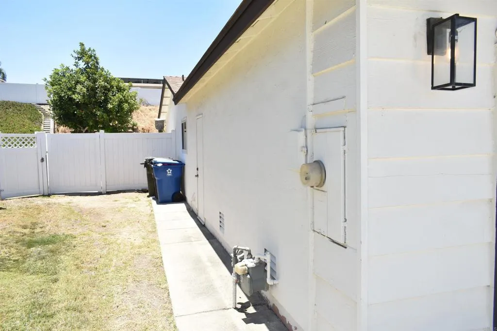 https://cdn.realtyfeed.com/cdn/127/306758771/3b9d6da512ce676e451becc69cac409b.webp
