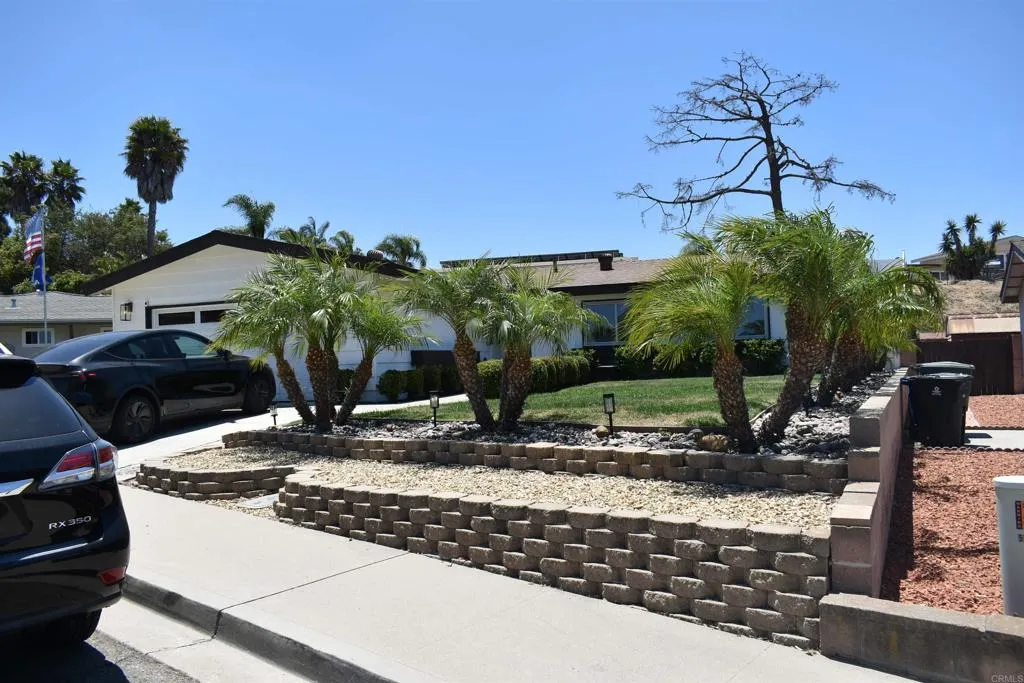 https://cdn.realtyfeed.com/cdn/127/306758771/91c9560c11c3ce381e133ba17152a3f3.webp