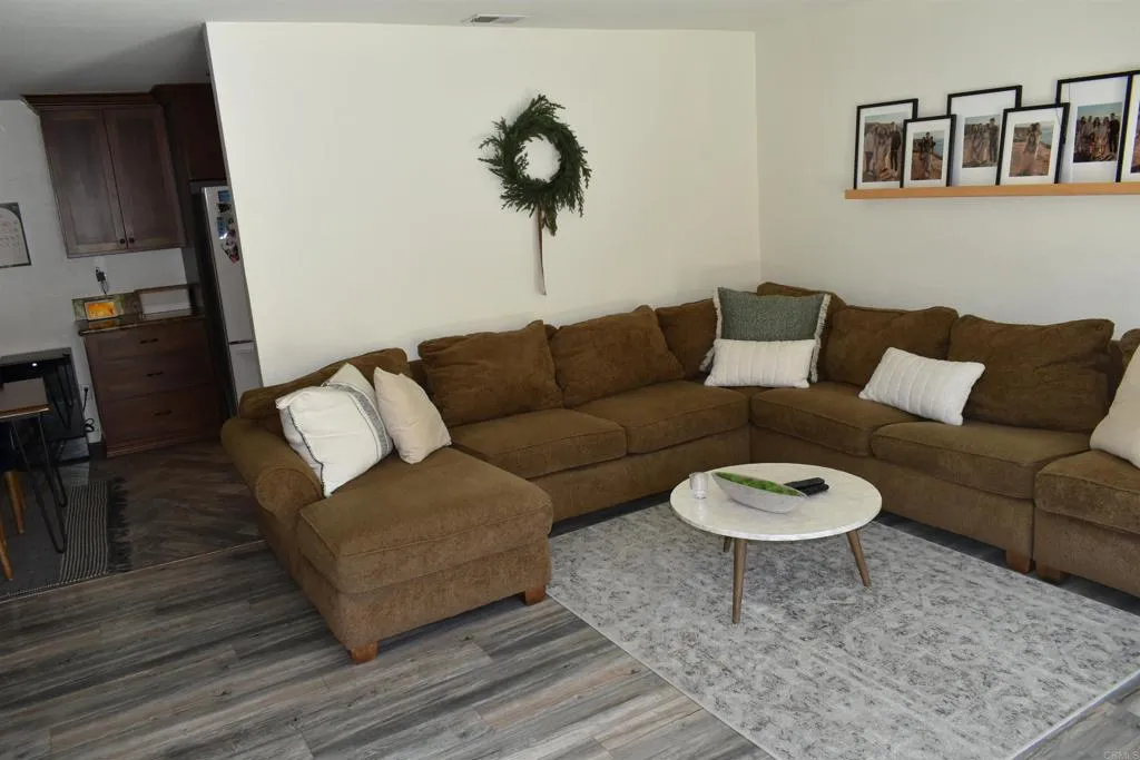 https://cdn.realtyfeed.com/cdn/127/306758771/962e861765b01ffcc80139d69785b740.webp
