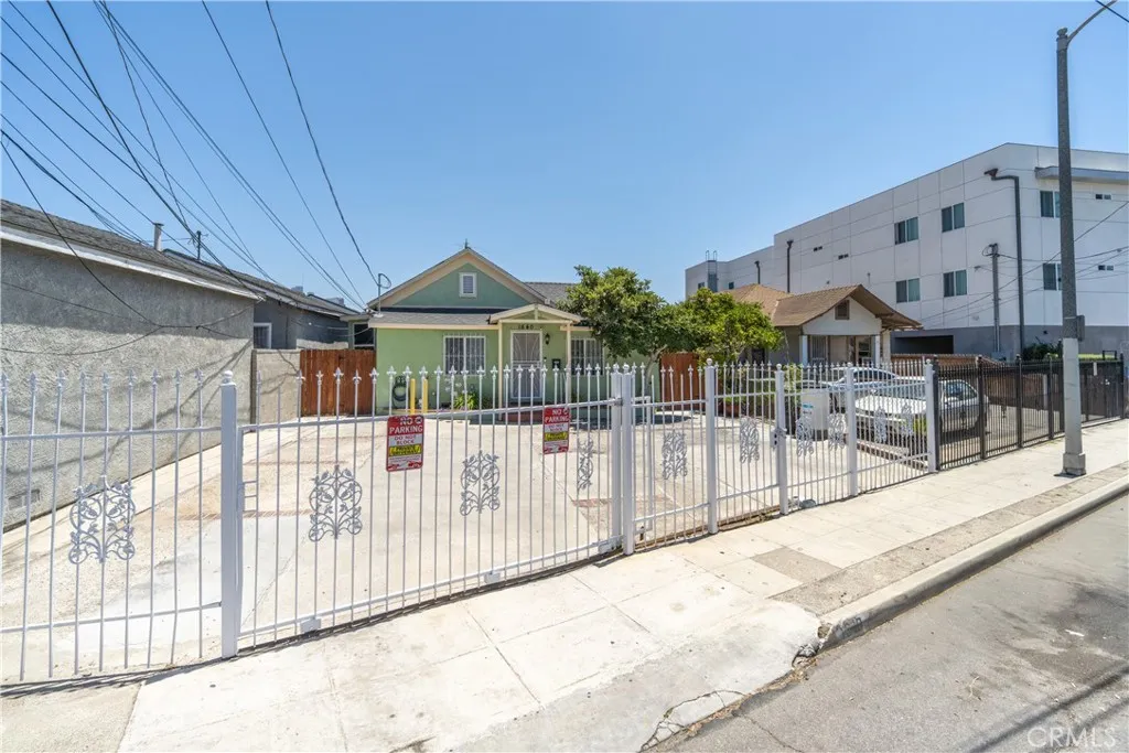 1640 Arapahoe Street, Los Angeles, CA 90006 - Photo 2 of 39, Los Angeles, CA