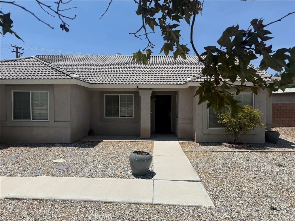 13520 Bordeaux Court, Apple Valley, CA 92308 - Photo 4 of 40, Apple Valley, CA